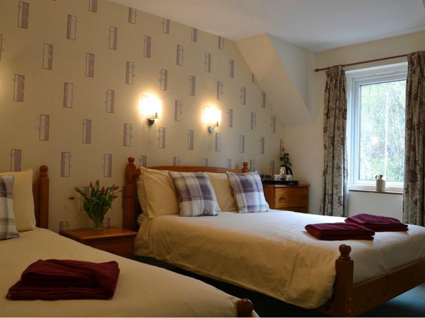 Tailrace Inn Кинлохливен Экстерьер фото